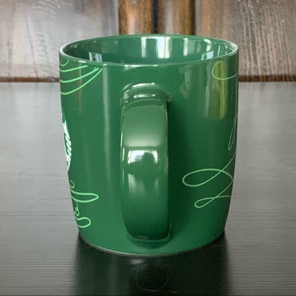 Starbucks 12oz Red & Green Holiday Mug Set 2020 Mermaid Logo with Swirl - Picture 12 of 16